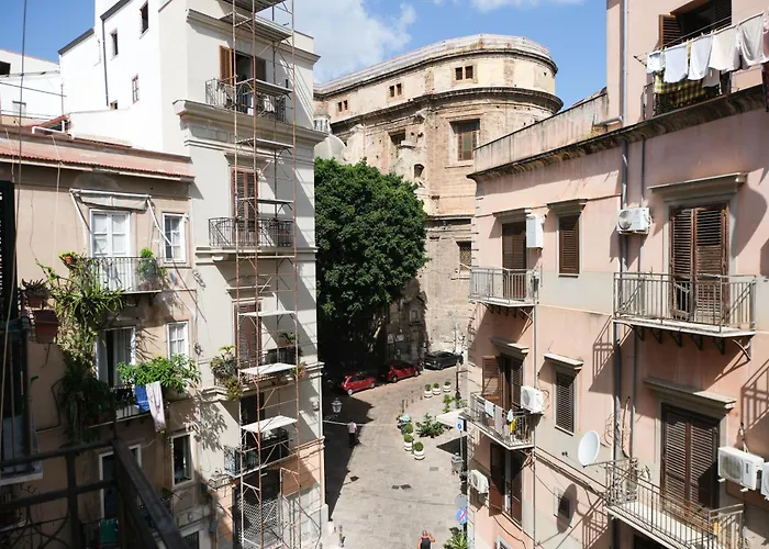 Appartamento nel centro storico di Palermo - Via Meli's House